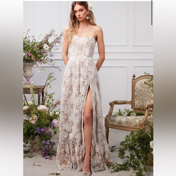 V. Chapman Charlotte Dress in White Chantilly Lace - Picture 1 of 7